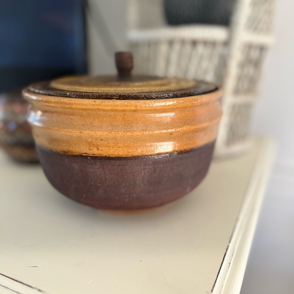Earthenware Ceramic Dark and Golden Brown Bowl with Lid Hand thrown Clay Decor - Picture 2 of 16